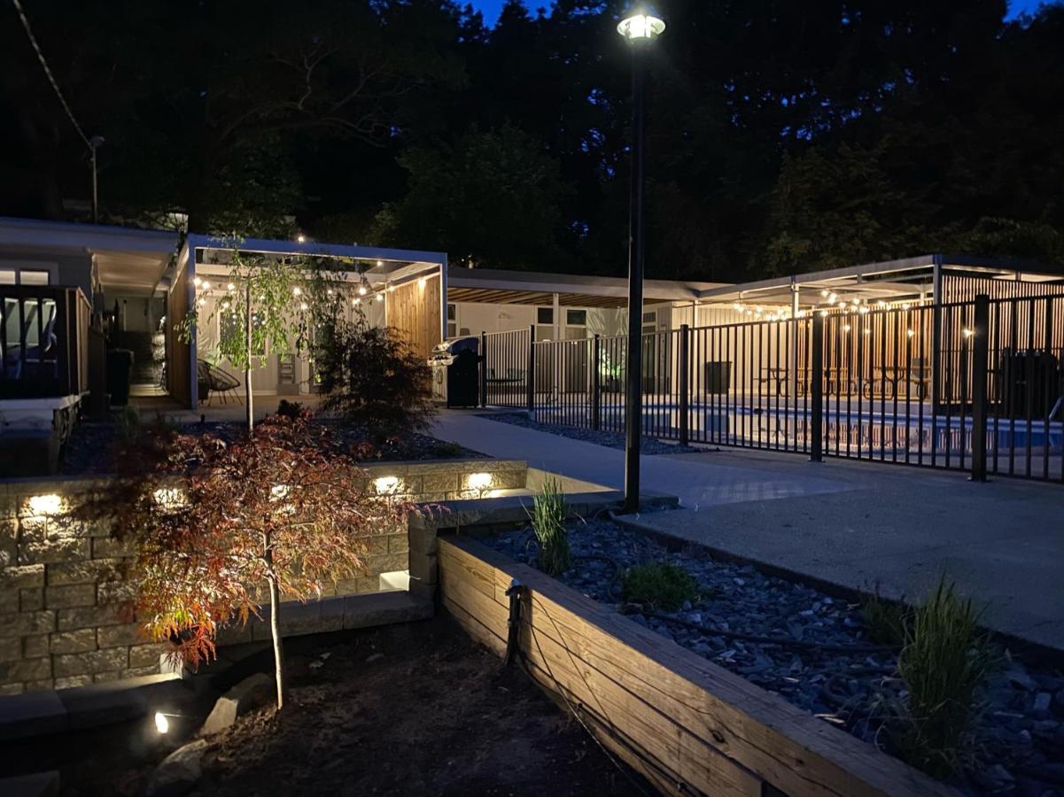 Holiday Hill Resort Saugatuck Exterior photo
