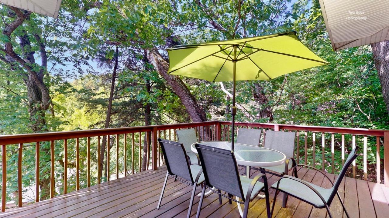 Holiday Hill Resort Saugatuck Exterior photo