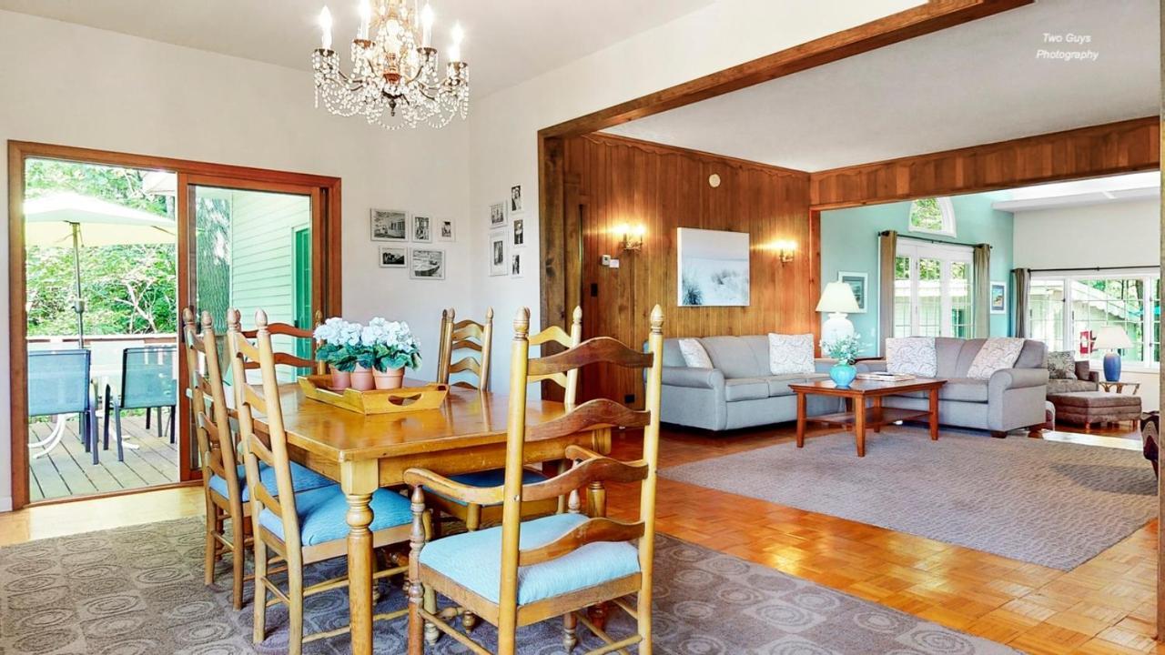 Holiday Hill Resort Saugatuck Exterior photo