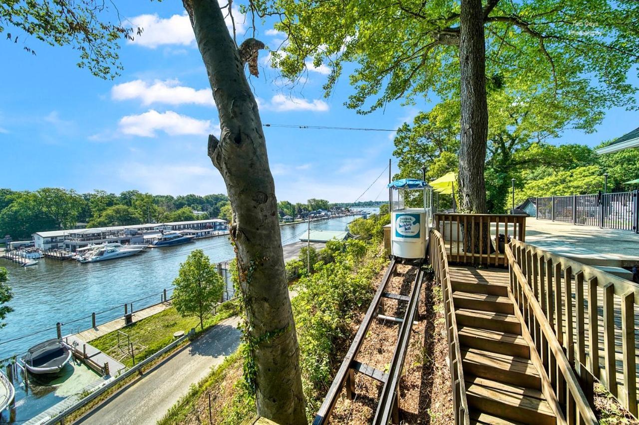 Holiday Hill Resort Saugatuck Exterior photo